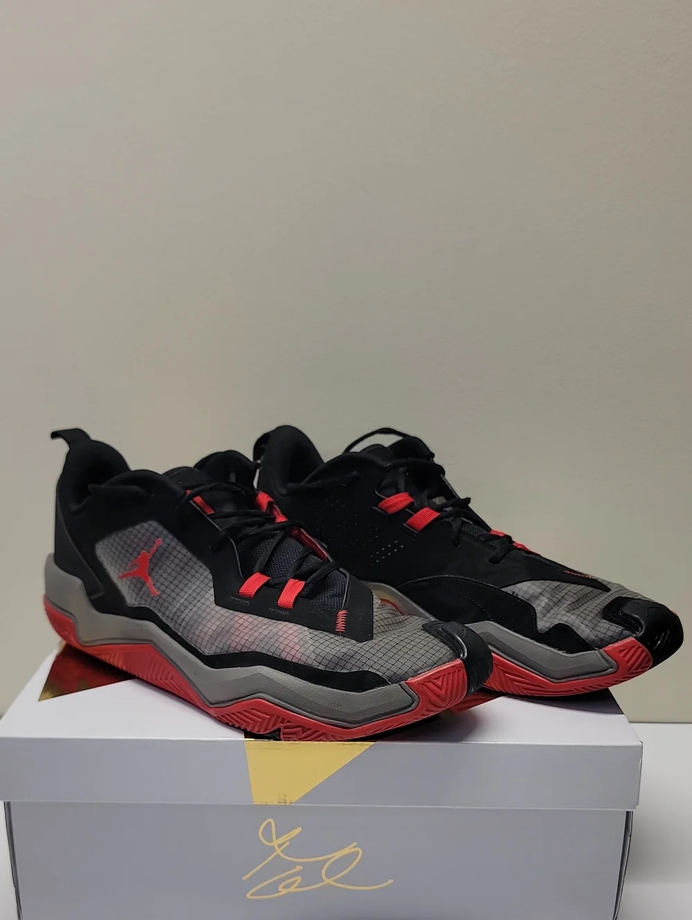 NIKE AIR JORDAN ONE TAKE 4 BLACK & UNIVERSITY RED SZ 15